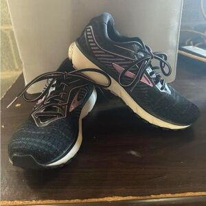 Women’s Brooks